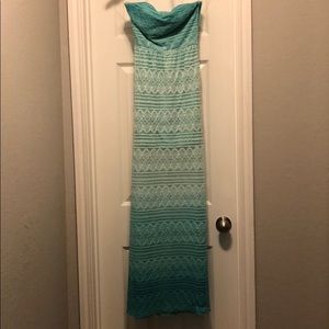 ❗️3/$20❗️Strapless Maxi dress 🌻